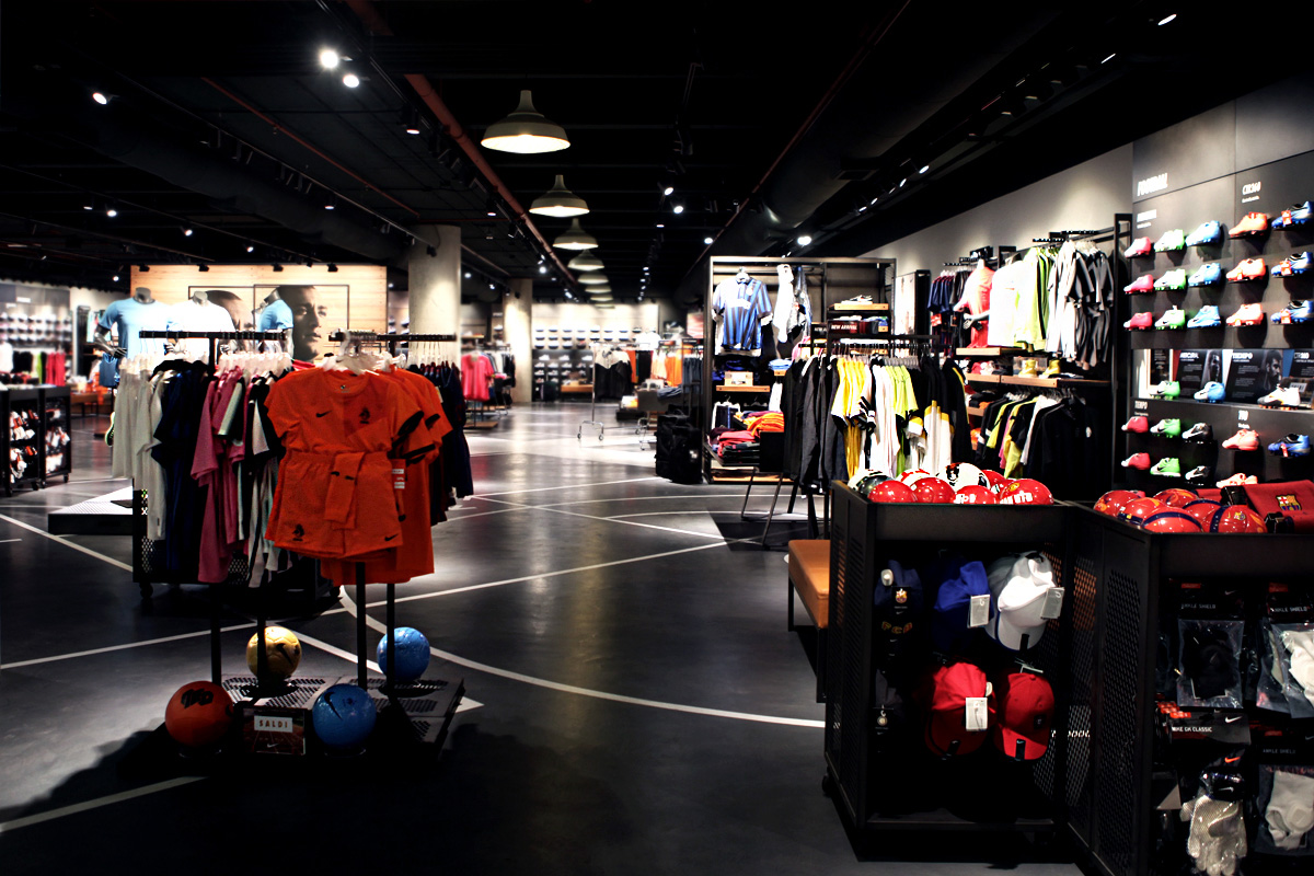 nike store bologna