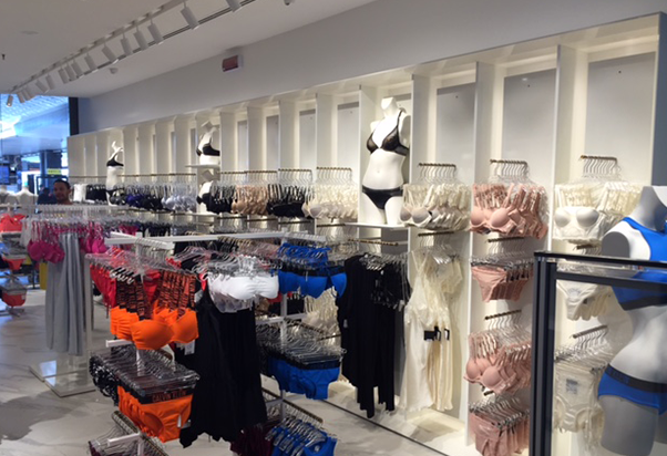 Calvin Klein apre a Roma Termini